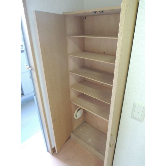 収納　１０６号室の室内写真です