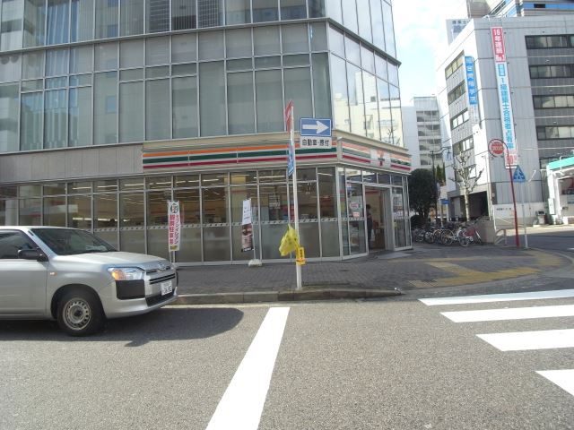 コンビニ　セブンイレブン（コンビニ）まで200m