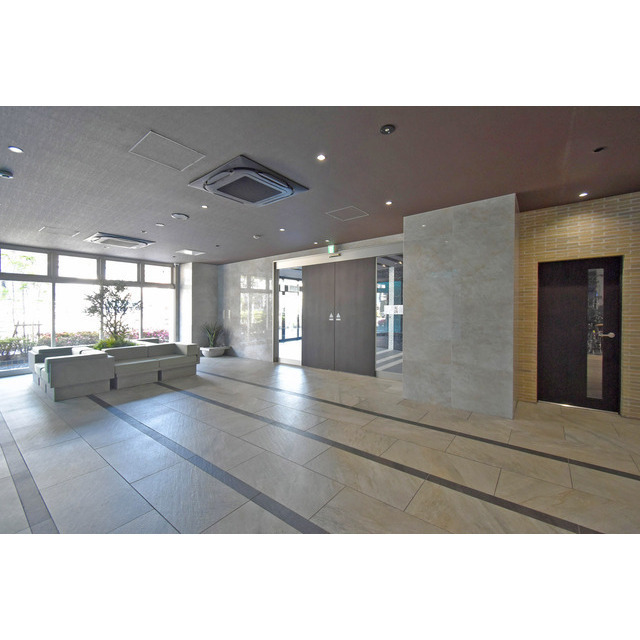 居室・リビング　こちらのリビングで趣味の時間をお楽しみください