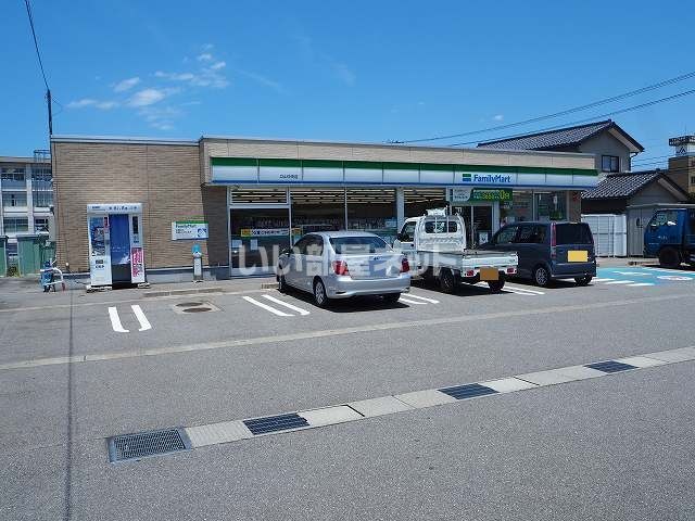 コンビニ　ファミリーマート 立山中央店（コンビニ）まで312m