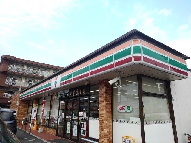 コンビニ　セブンイレブン（コンビニ）まで400m
