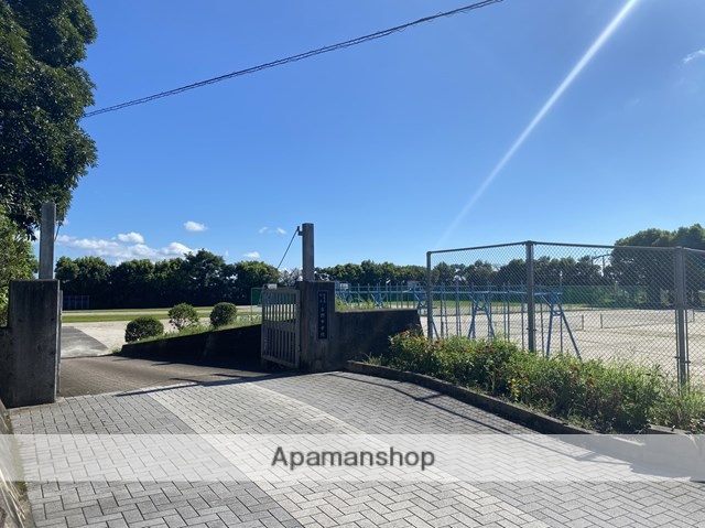 中学校　吉野中学校（中学校）まで2882m