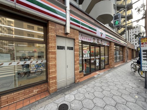 コンビニ　セブン-イレブン 大阪西本町２丁目店（コンビニ）まで118m
