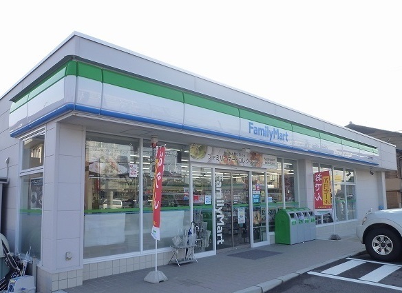 コンビニ　ファミリーマート金沢三口町店（コンビニ）まで350m