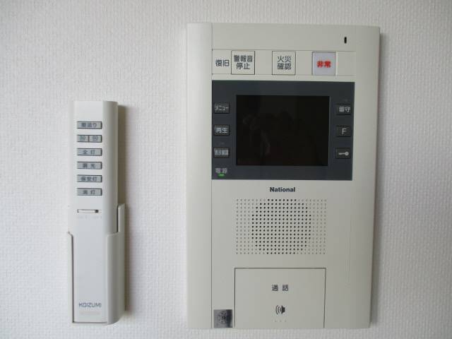 セキュリティ　TVモニター付きインターホン