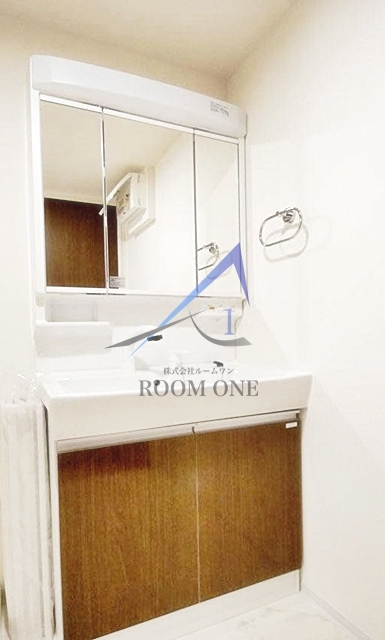 洗面設備　独立洗面台です。