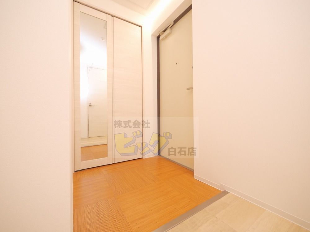 玄関　広々とした玄関です♪