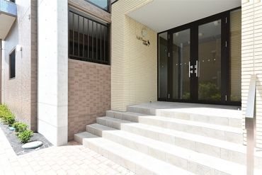 セキュリティ　エントランスはオートロックです