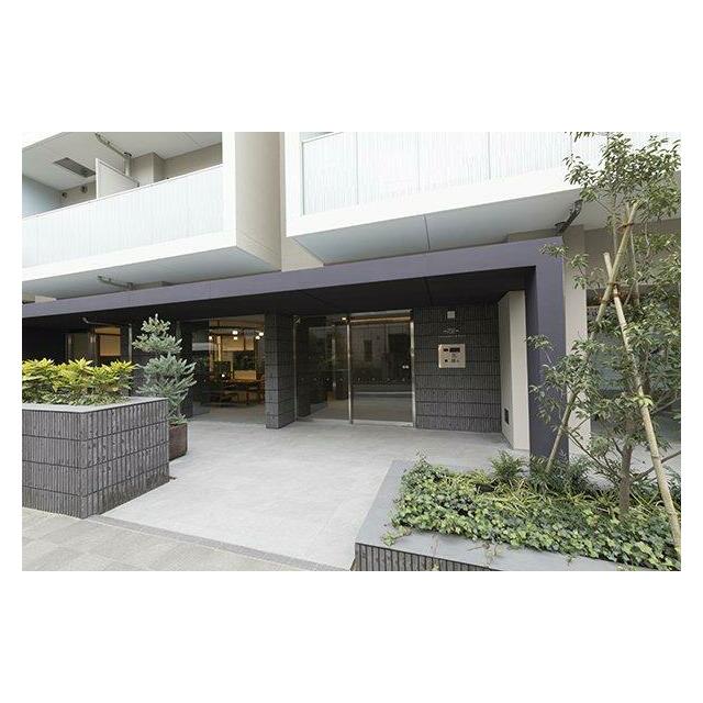 エントランス　ゆとりのあるエントランスです