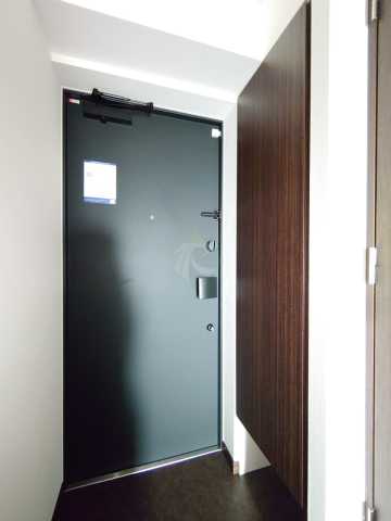 玄関　CREVISTA高円寺