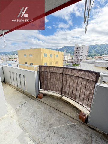 バルコニー　同施工会社・同型モデルの室内です。（参考写真・イメージ写真）