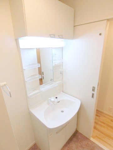 洗面設備　★シャンプードレッサー洗面台です♪