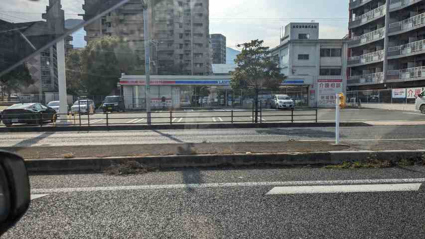 コンビニ　ローソン 八幡前田一丁目店（コンビニ）まで169m