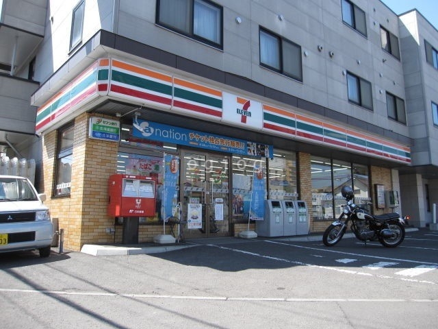 コンビニ　セブンイレブン北37条店（コンビニ）まで108m