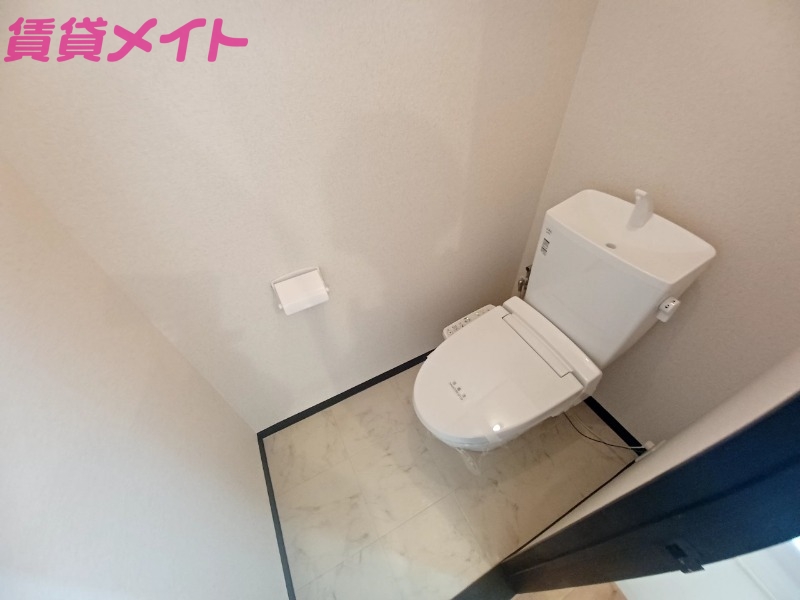 トイレ　同型参考写真