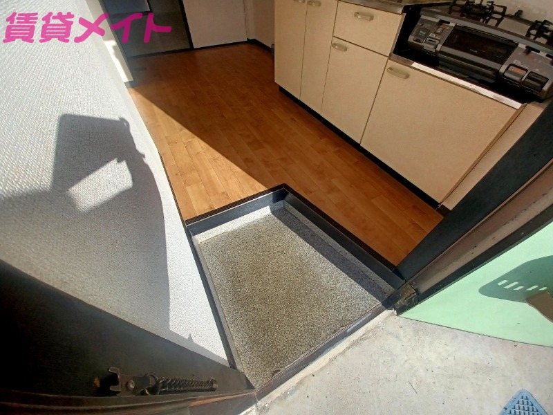 玄関　同型参考写真