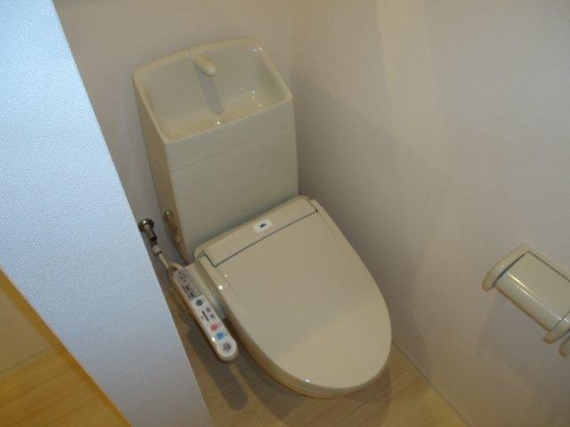 トイレ　温水洗浄便座