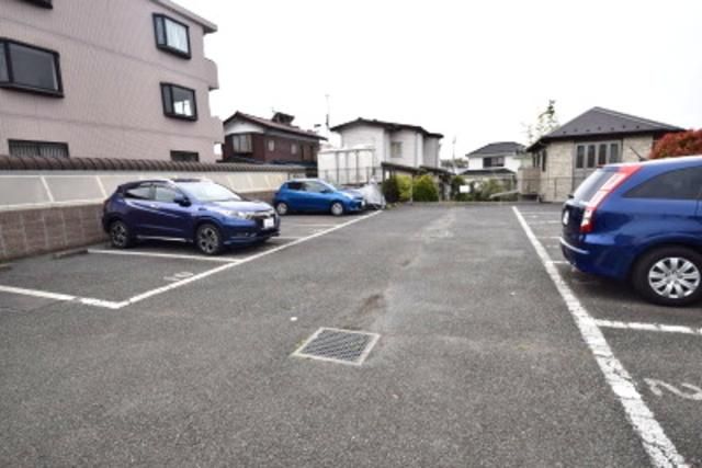 駐車場　★駐車場も広いですね★