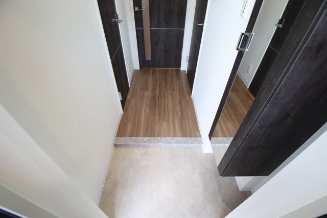 玄関　※別室の参考写真の為、現況優先です。