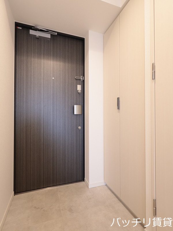 玄関　別室写真の為、現状を優先いたします。