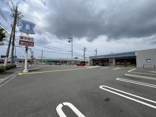 コンビニ　ローソン 東大阪若江北町三丁目店（コンビニ）まで643m