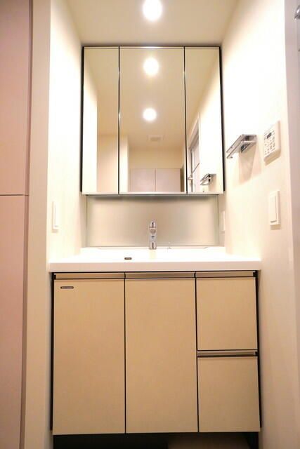 洗面設備　写真は同タイプ住居です