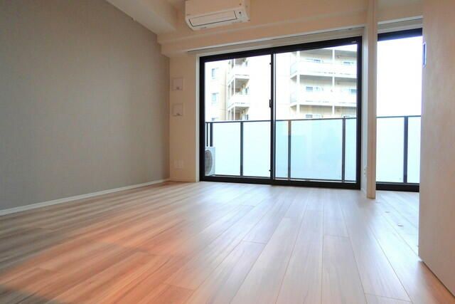 居室・リビング　写真は同タイプ住居です