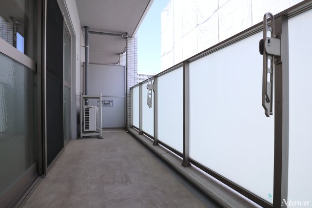 バルコニー　バルコニーからの眺めを楽しみながら食事をしませんか