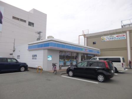 コンビニ　ローソン伊勢一之木店（コンビニ）まで619m