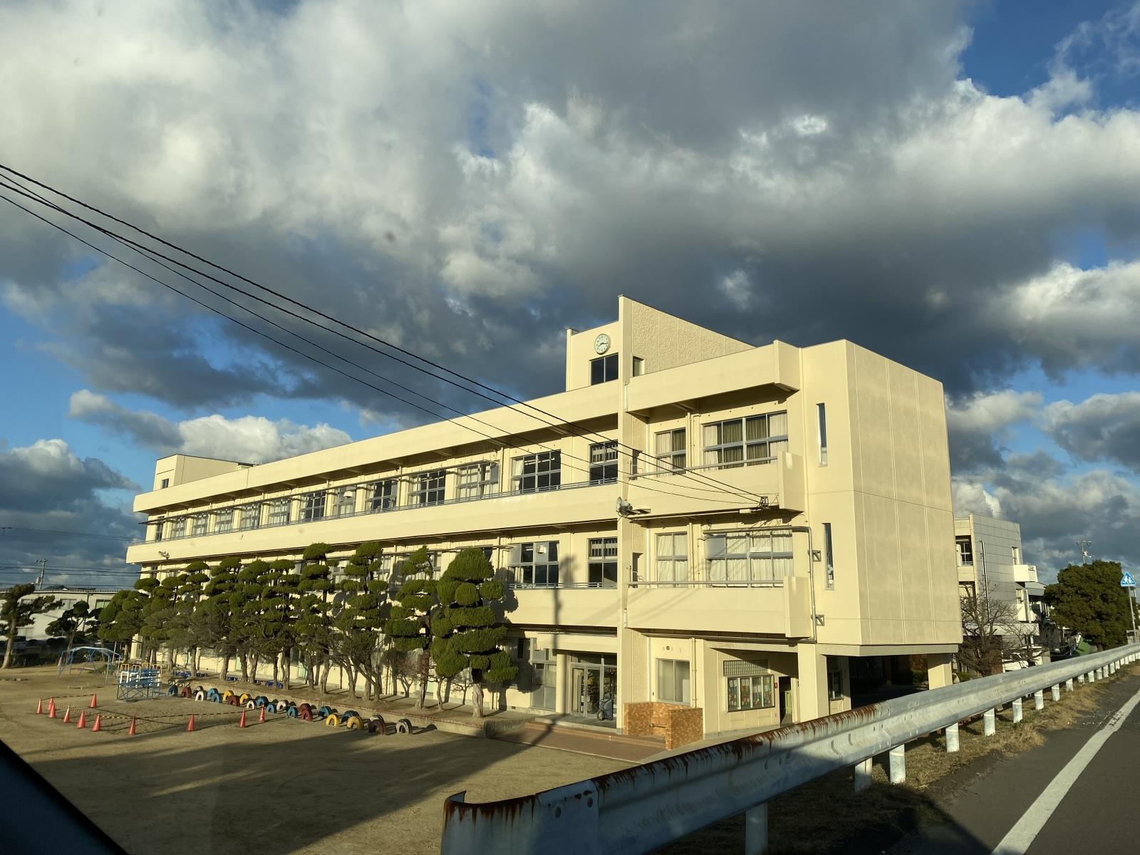 小学校　城東小学校（小学校）まで1997m