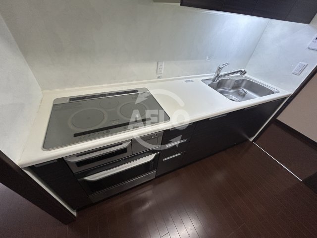 キッチン　ディーグラフォート大阪NYタワー肥後橋　３口システムキッチン