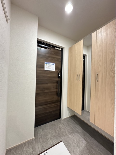 玄関　同施工会社参考写真です