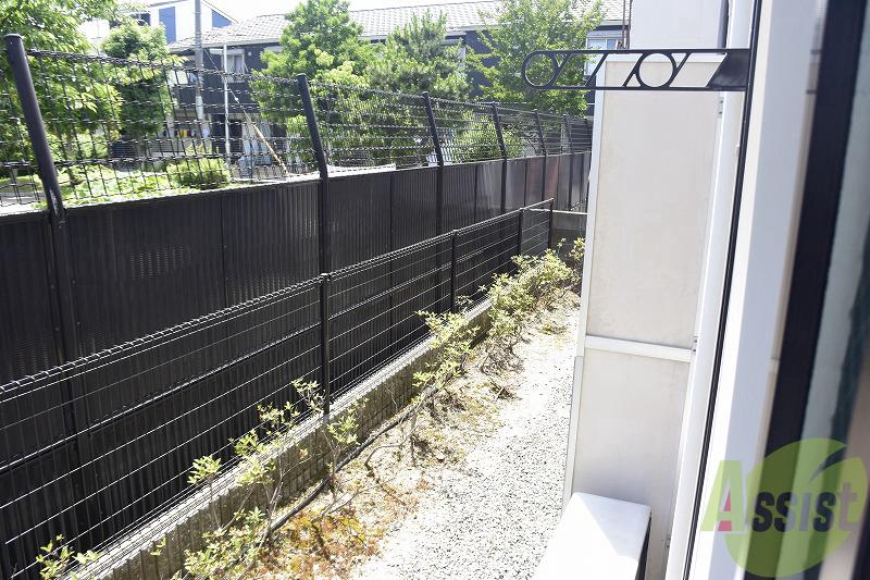 その他　物干し竿かけられます。