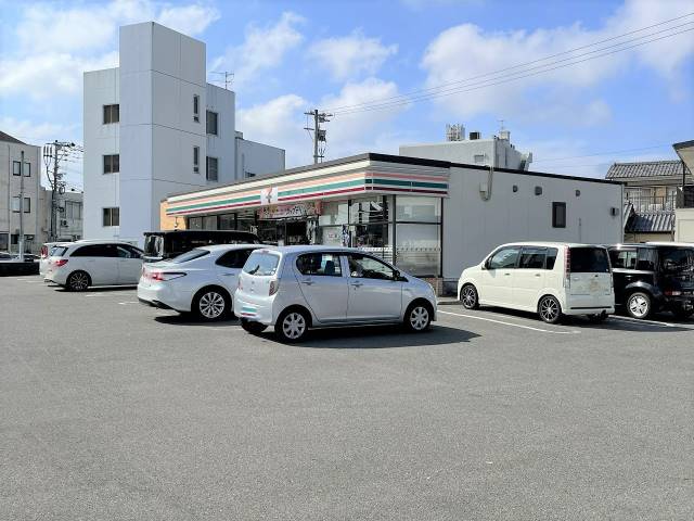 コンビニ　セブン－イレブン宮崎中村東２丁目店（コンビニ）まで512m