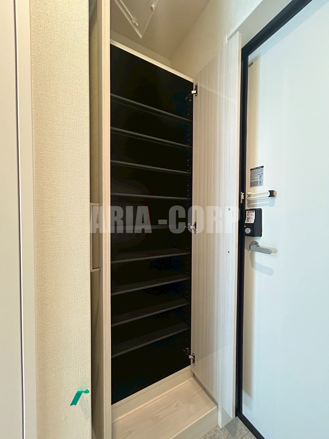 玄関　大型シューズBOX付です！