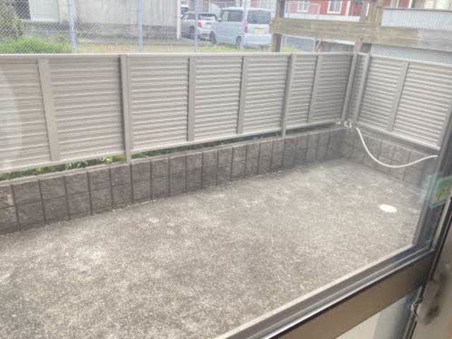 バルコニー　１階専用庭付き