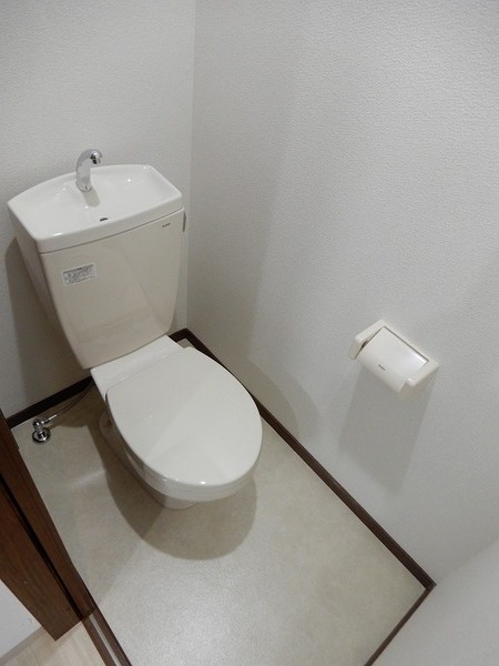 トイレ　コンパクトで使いやすいトイレです