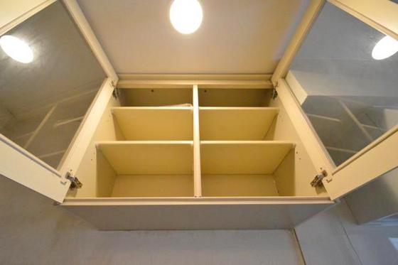 収納　キッチン上部に収納があり、食器も入れられます◎