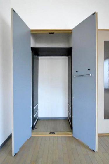 収納　奥行もしっかりあるクローゼット（＃＾．＾＃）