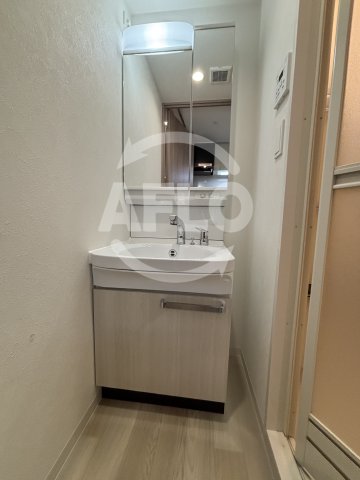 洗面設備　アドバンス大阪クラージュ　独立洗面台