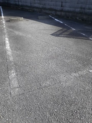 駐車場　駐車場があるので、車を買う予定の方も安心です