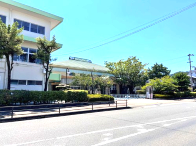 小学校　富田小学校（小学校）まで908m