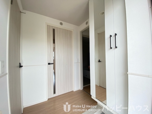 玄関　※別部屋のため、参考画像です。