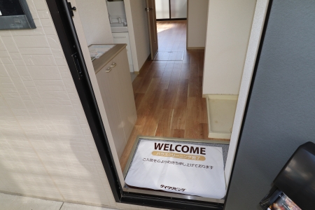 玄関　※別号室のお写真になります