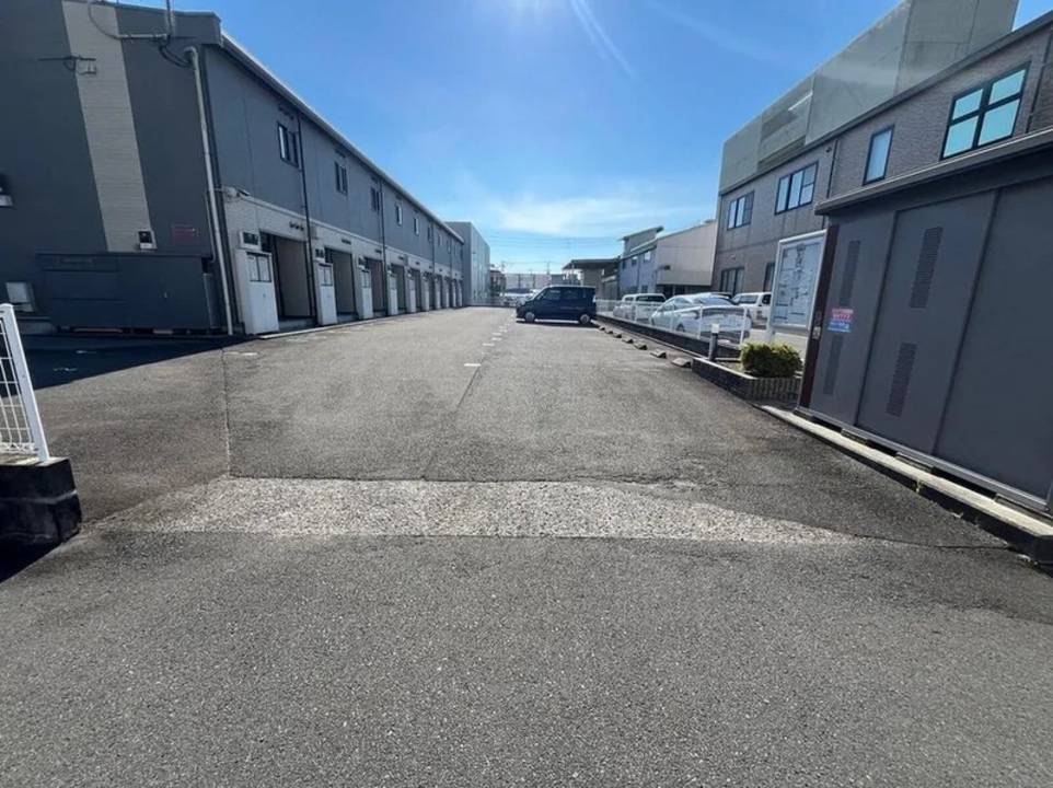 駐車場　駐車場