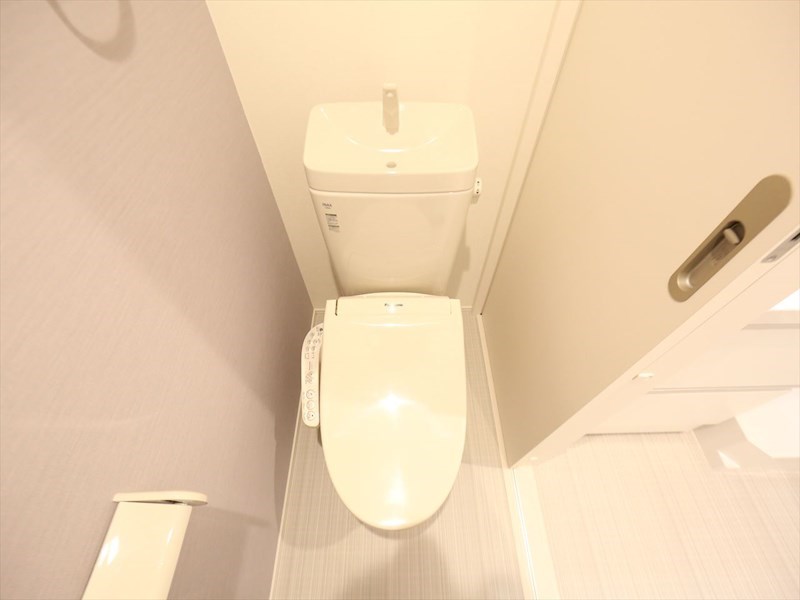 トイレ　温水洗浄暖房便座付トイレ