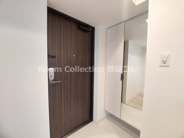 玄関　類似物件参考写真の為 現況と異なる場合現況優先