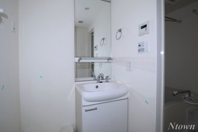 洗面設備　独立洗面台です