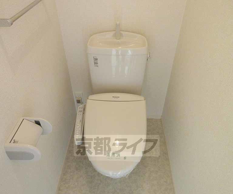 トイレ　ウォシュレット付です