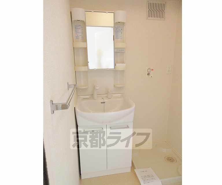 洗面設備　シャンプードレッサー付です